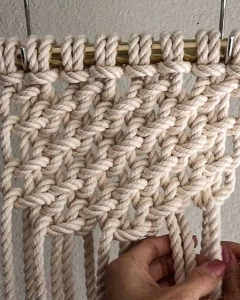 Half knot Macrame Makers Club