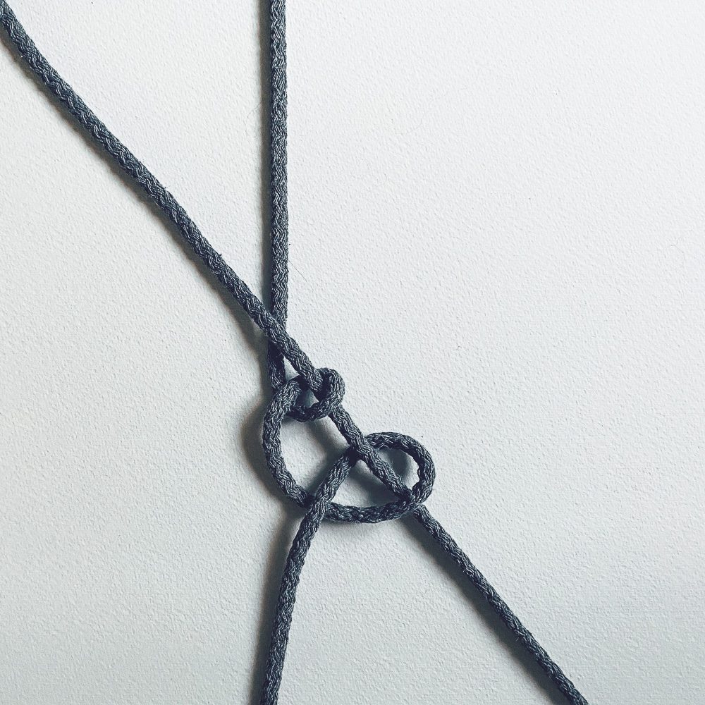 Clove hitch knot Macrame Makers Club