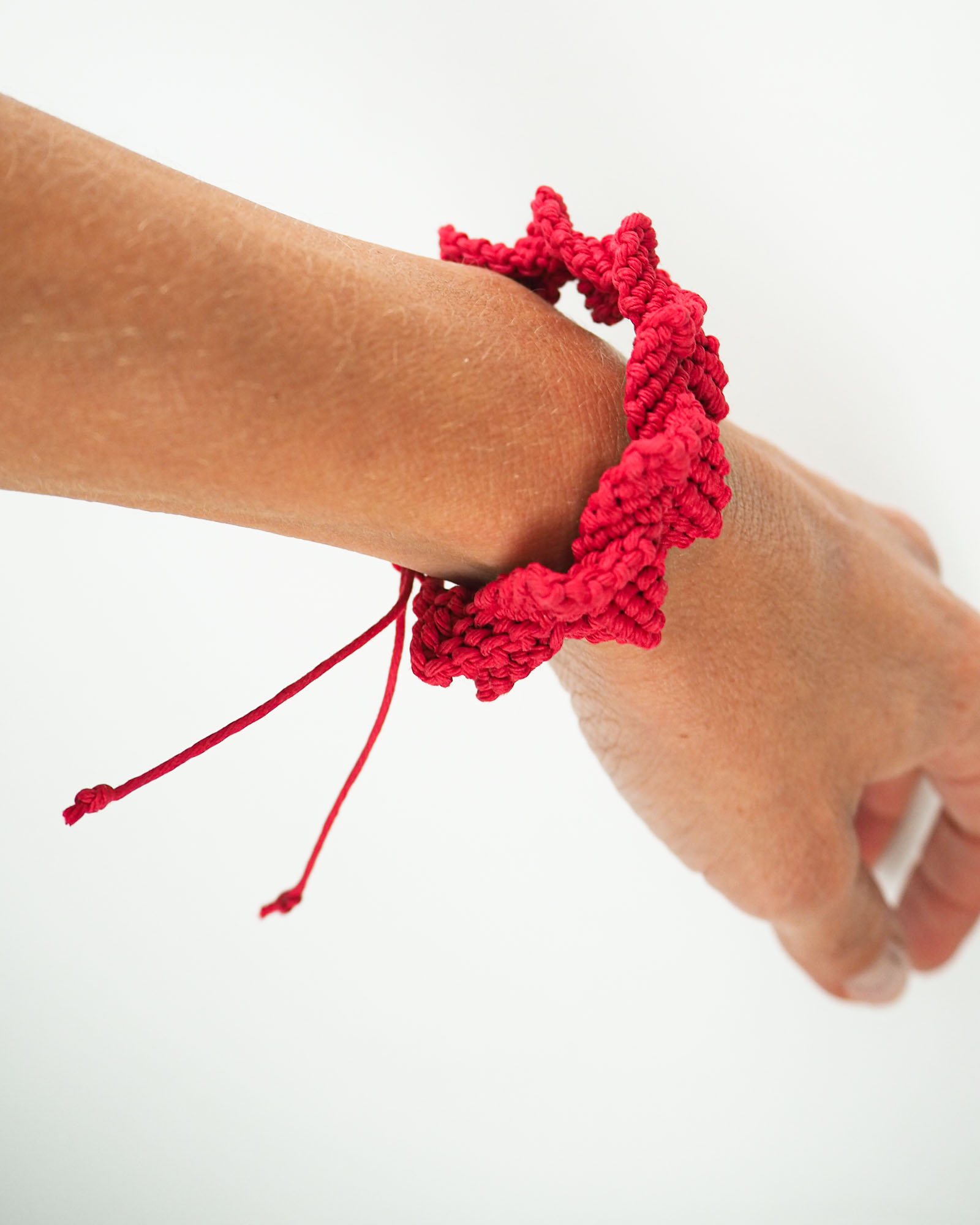 Macrame bracelet tutorial