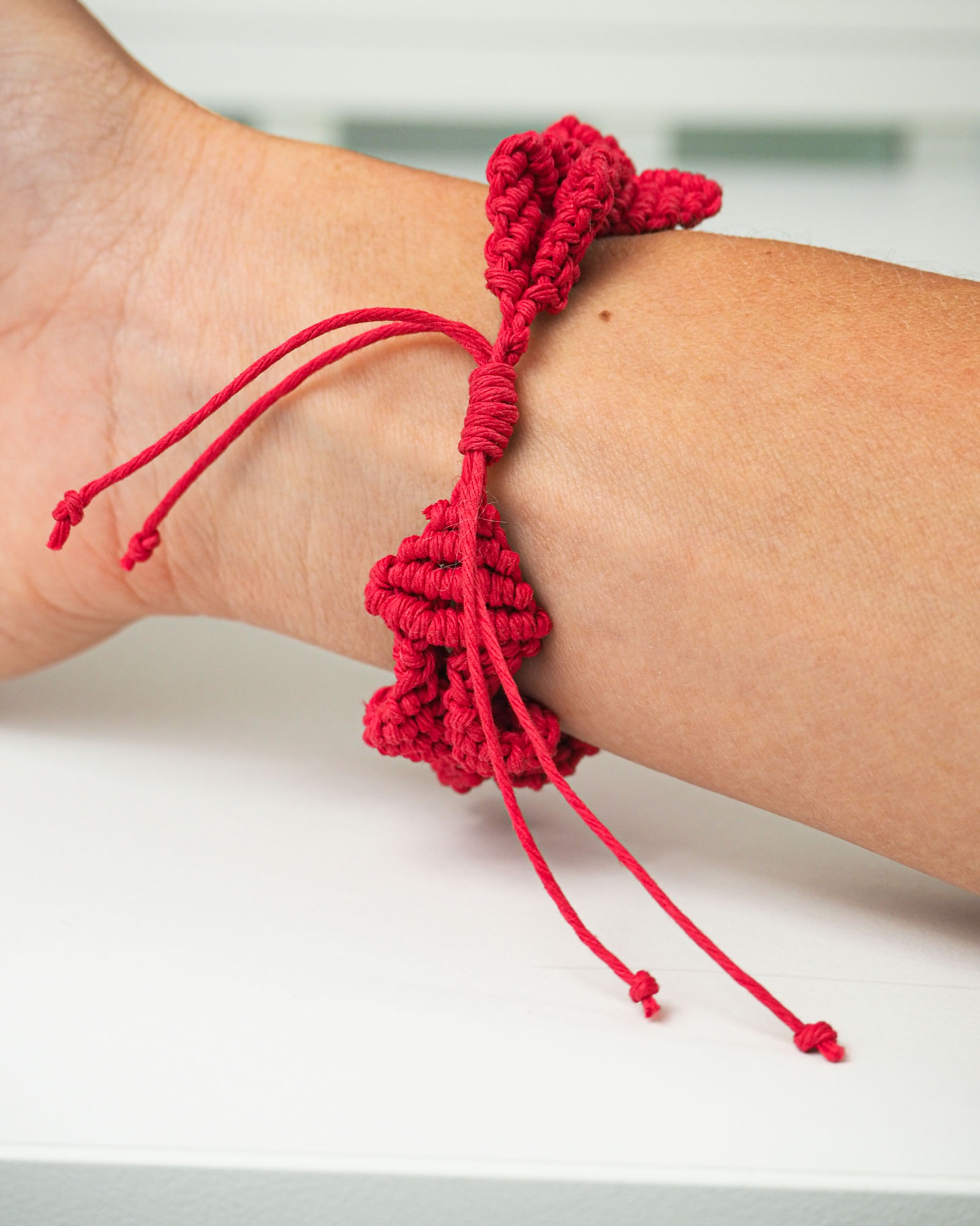 Macrame bracelet tutorial